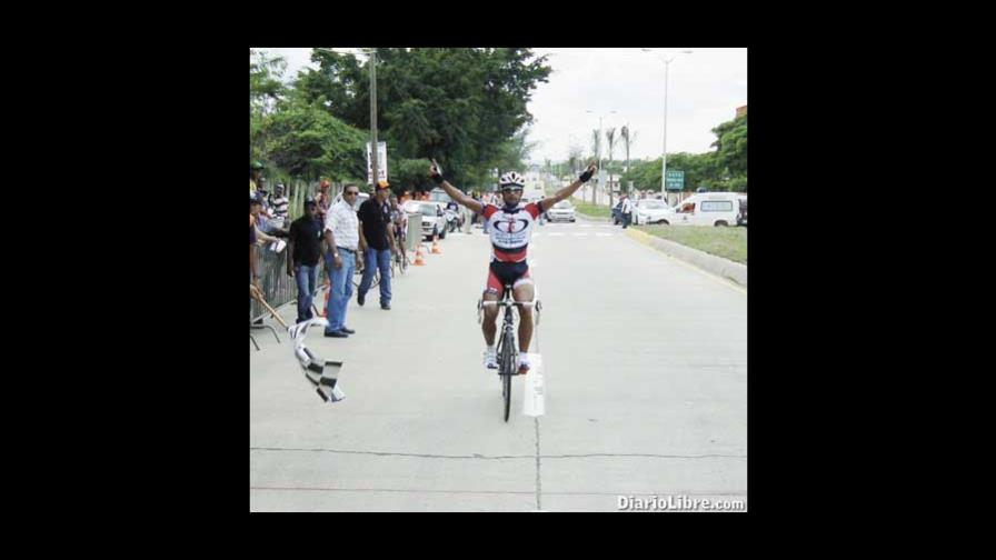 Wendy Cruz conquista el torneo nacional de ciclismo