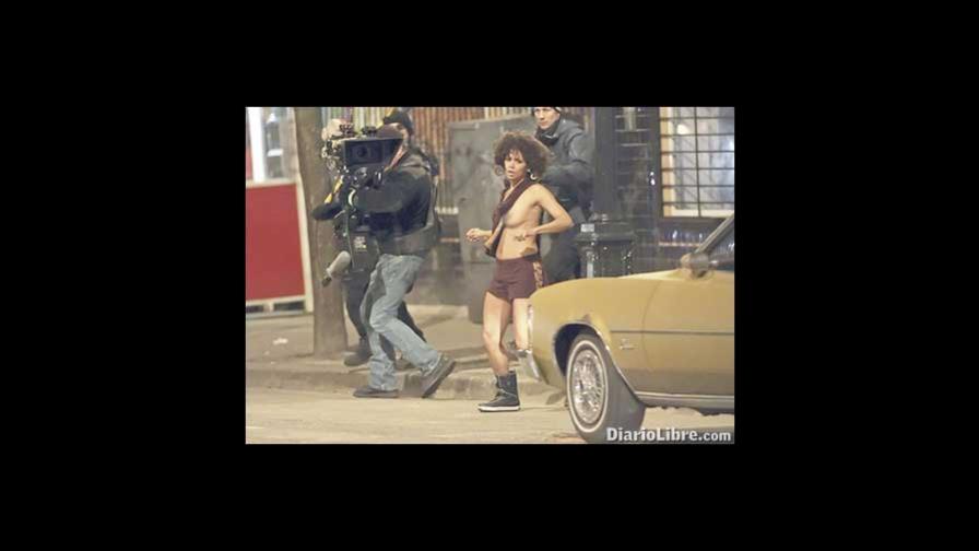 Hally Berry, la más sexy del mundo muestra sus pechos