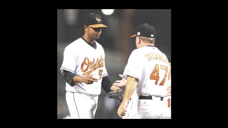 La famosa atrapada de chica recoge bolas