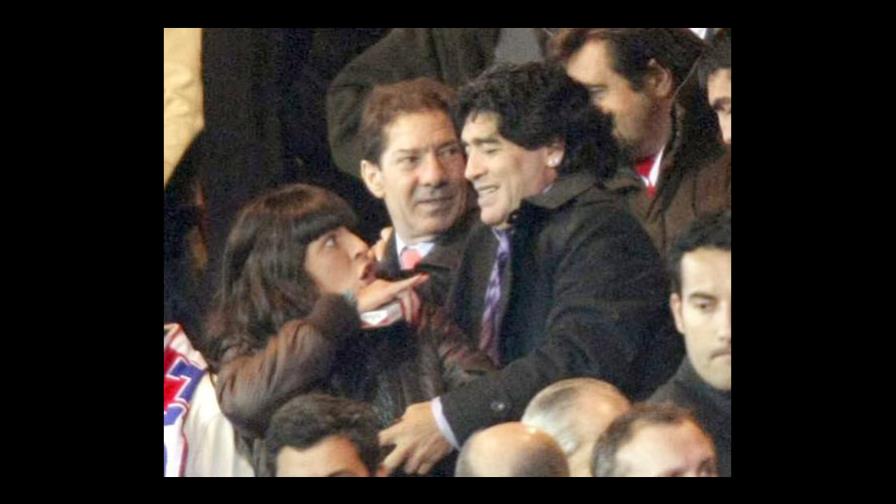 Maradona pide perdón por la mano de Dios Maradona pide perdón por la mano de Dios