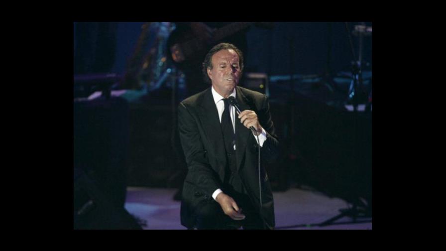 Julio Iglesias en un reencuentro con los dominicanos