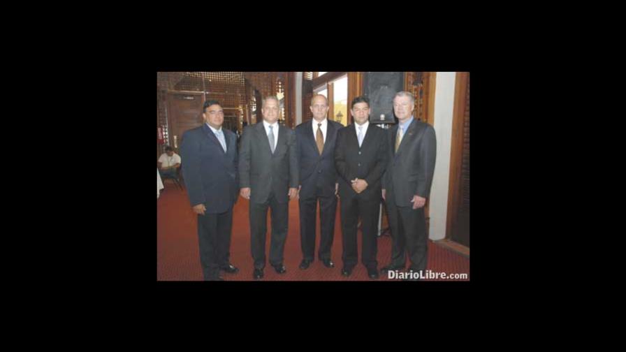 Helicópteros Enstrom en el país de la mano de Aerointer