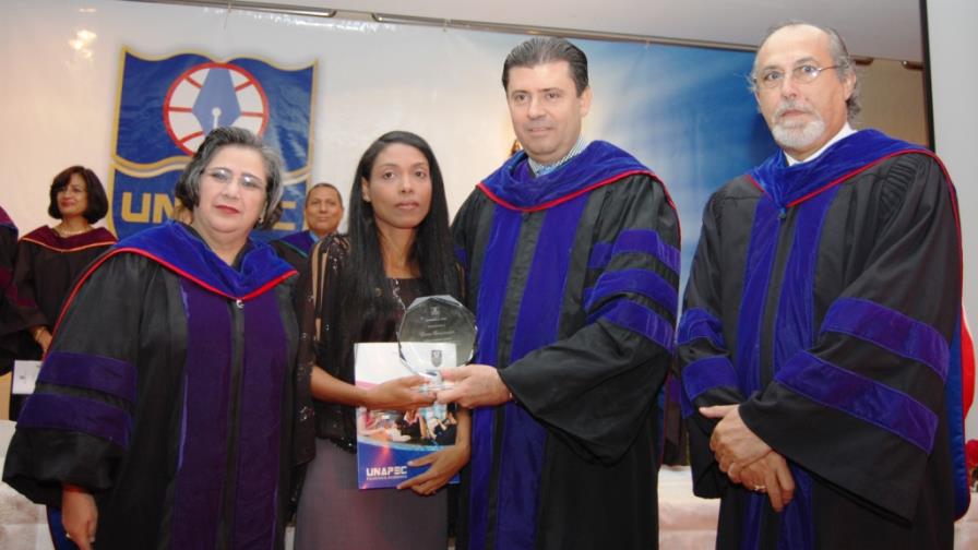 UNAPEC invierte 22 millones de pesos en capacitación docente