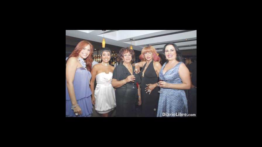 Ni santas ni pecadoras por el 5 y el 15