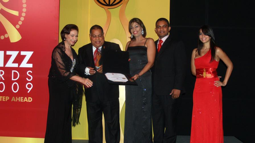 Vanter recibe el World Bussiness Leader en los Premios Bizz Awards 2009