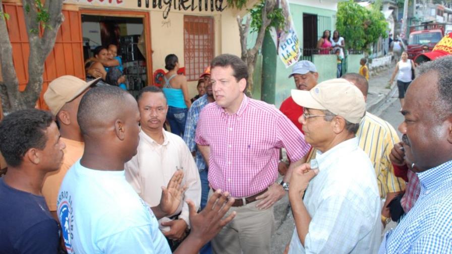 Ito Bisonó advierte Congreso estará en contra cobro adelantado en colegios