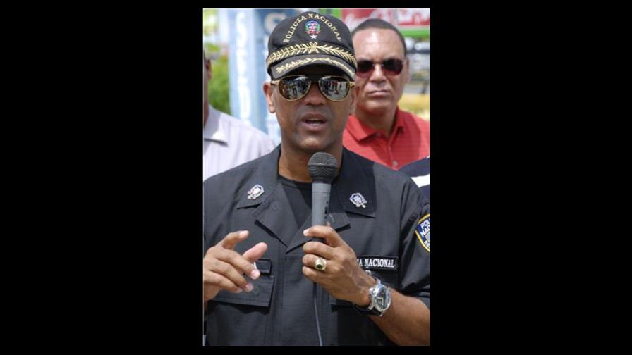 PN apresa a dos con porciones de cocaína