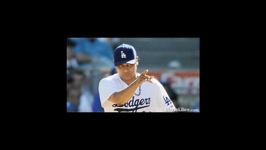 Vicente Padilla se da un tiro en una pierna Vicente Padilla se da un tiro en una pierna