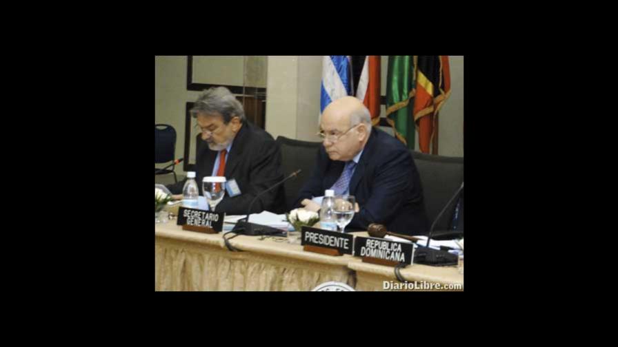 Insulza admite incapacidad OEA mediar en Honduras