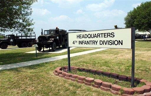 Aumentan a 12 los muertos en tiroteo en la más grande base militar de EE.UU. Aumentan a 12 los muertos en tiroteo en la más grande base militar de EE.UU.