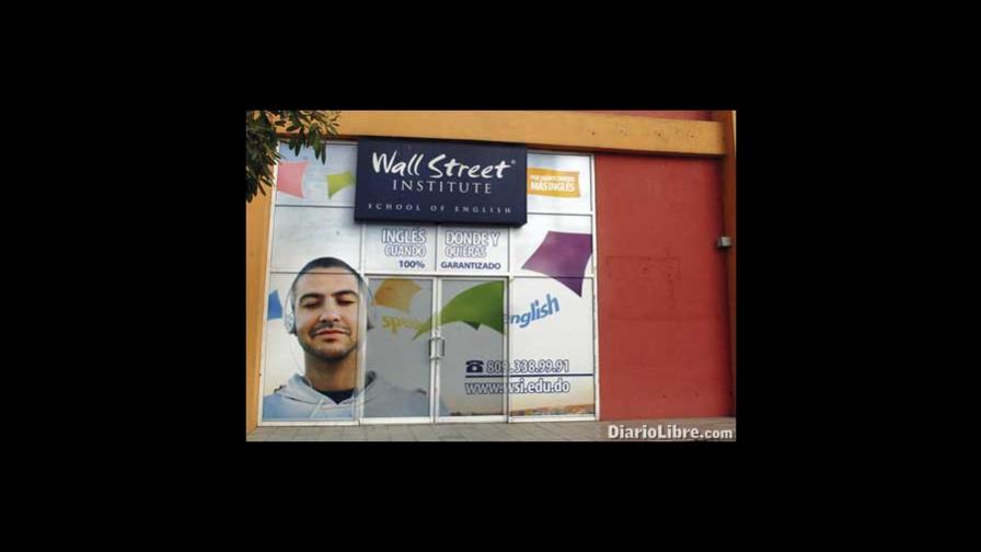 Cierre de instituto de inglés sorprende estudiantes pagaron
