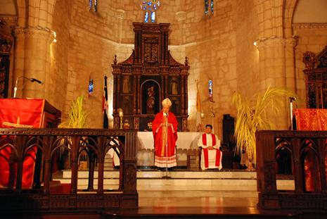 Cardenal pide combatir la corrupción sin blandenguería