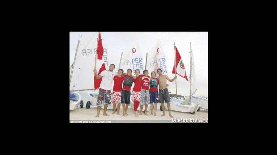 Perú domina el Optimist por equipo