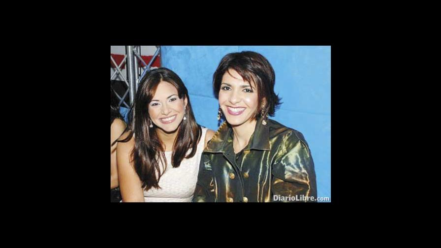 Pamela Sued dona su cabello