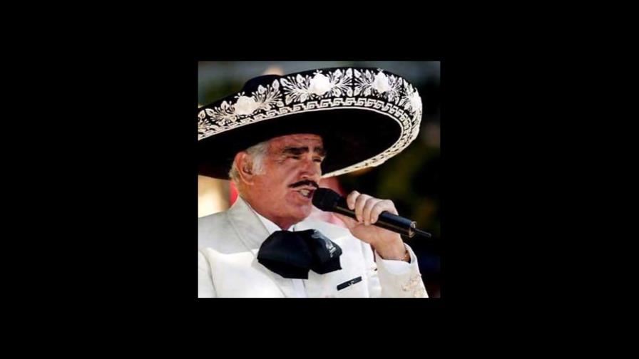 Vicente Fernández mantiene primer lugar en lista Billboard