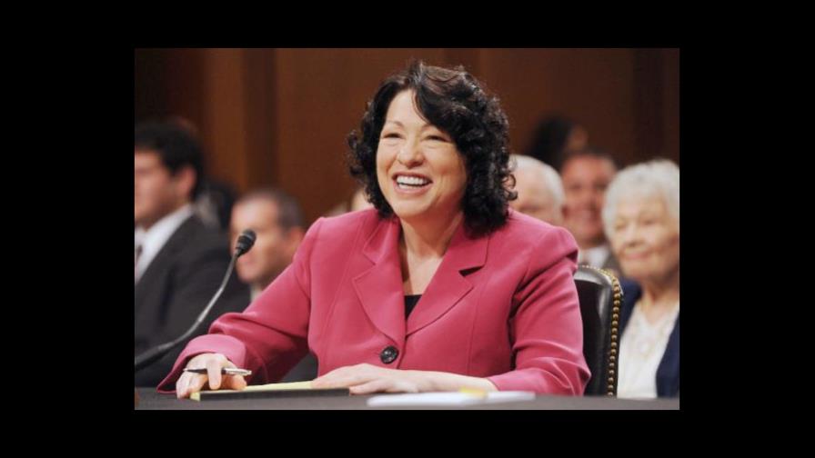 Sonia Sotomayor jura cargo como primera hispana del Tribunal Supremo de EEUU