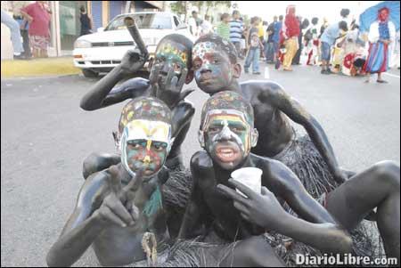 El negro detrás de la oreja