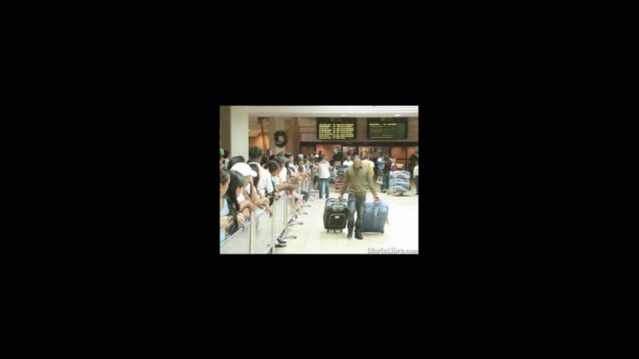 Detienen pareja británica por falsa alarma de bomba en aeropuerto dominicano