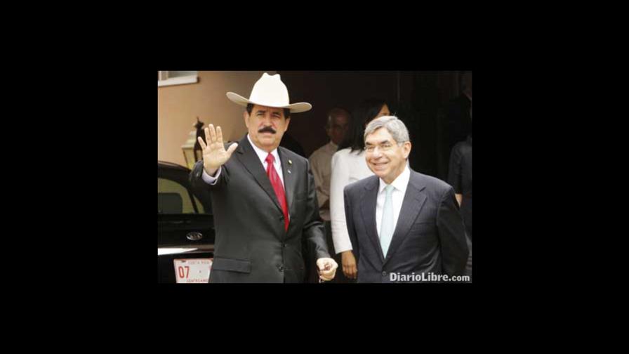 Condicionan salida de Zelaya a México