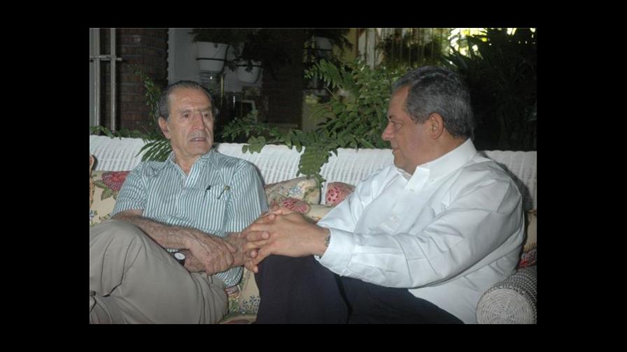 Rodrigo Borja visita a Hatuey De Camps