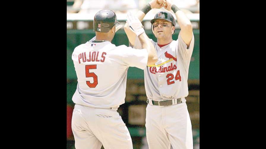 Pujols fletó jonrón 19 y el 338 de por vida, empató con Baylor