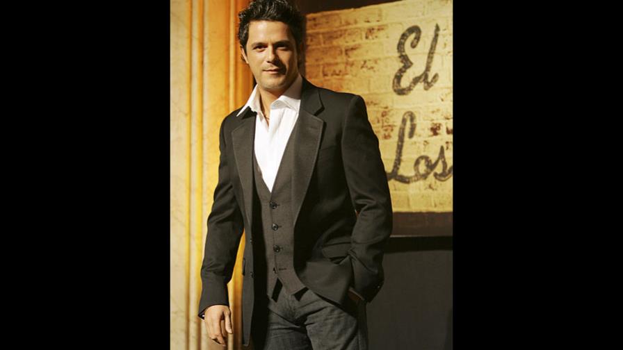Alejandro Sanz busca el paraíso junto a Eva Longoria, Shakira y Paulina