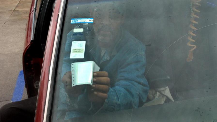 Más de un millón de carros renovarán el marbete