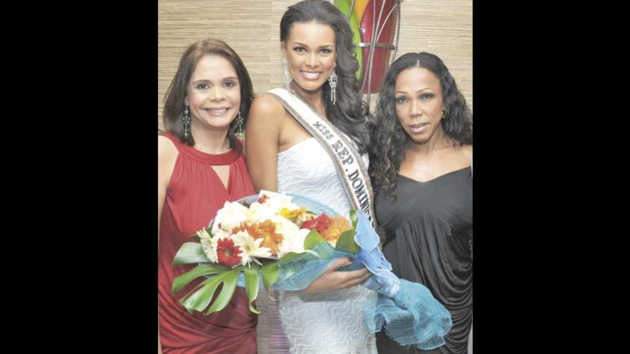 Cóctel en honor a la Virreina del Universo, Ada Aimeé de la Cruz