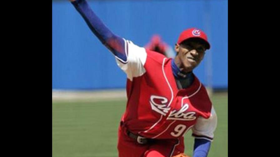 Peloteros cubanos desertores llegan a NY hablan sobre decisión