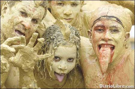 LOS MONSTRUOS DEL PANTANO