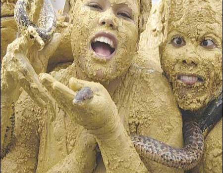 LOS MONSTRUOS DEL PANTANO