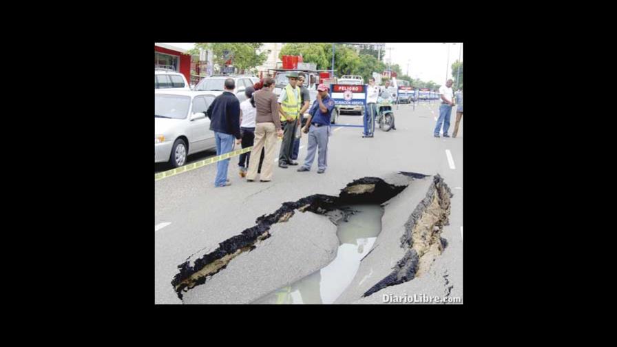 Hundimiento entrada elevado de Santiago Hundimiento entrada elevado de Santiago