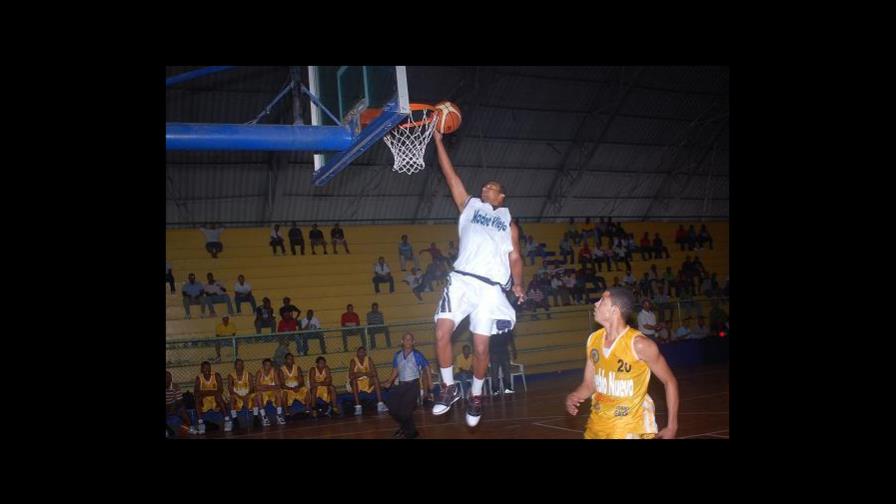 Los Buitres ponen serie final 2-0 en basket superior de SC