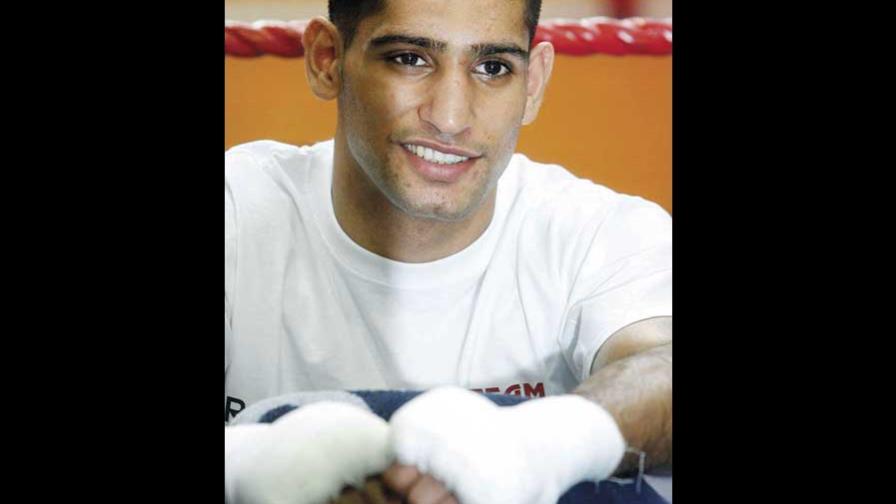 Amir Khan peleará contra M. Barrera