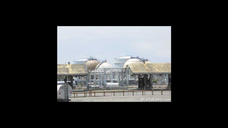 Importación petróleo cae 1.5MM en trimestre