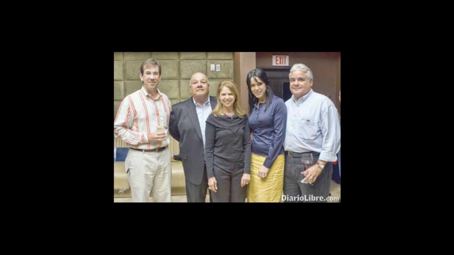 Grupo López anuncia nueva emisora y celebra logros de otras