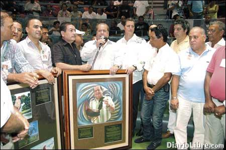 Homenaje a Edmónd Elías en Coliseo Isla Verde fue histórico