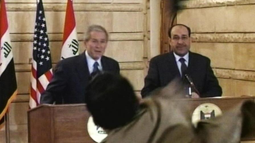 Periodista iraquí que lanzó sus zapatos a Bush denuncia torturas en la cárcel