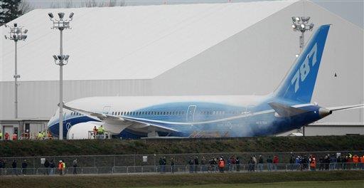 El Boeing 787 hace su vuelo inaugural