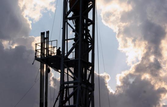 El petróleo supera los 47 dólares