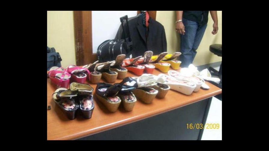 Apresan italiana con cocaína en plantilla de zapatos