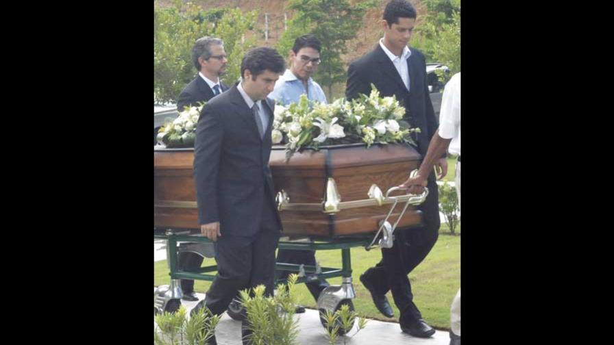 Dan el último adiós a empresario E. Arbaje