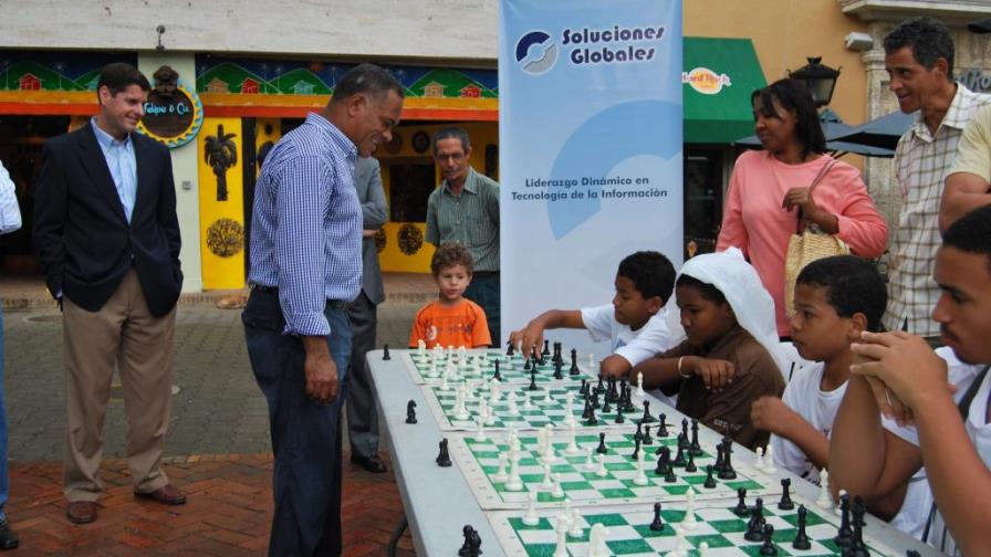 Inauguran Club de ajedrez GMI Ramón Mateo