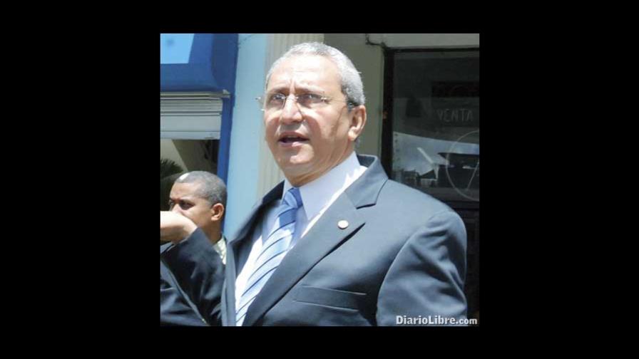 En medio escándalo en SC, Subero Isa va al Palacio de Justicia