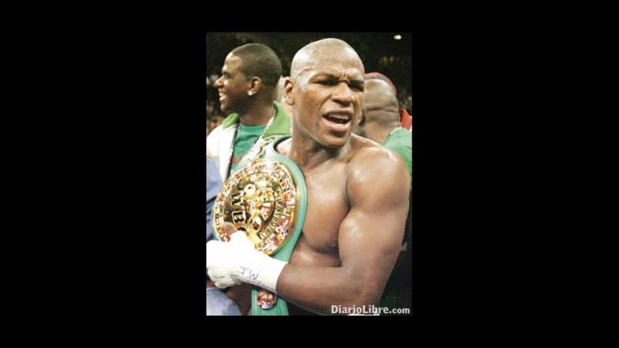 Floyd Mayweather apaleó a Márquez
