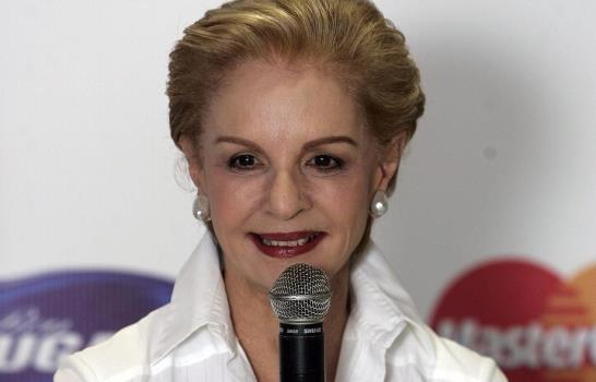 Carolina Herrera llama a la unidad en lucha contra cáncer de mama