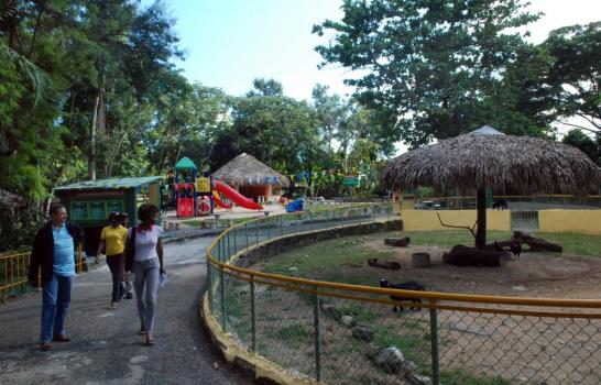 Niegan escape masivo de animales del Zoológico Nacional