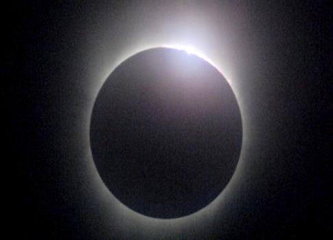 El Sol se oculta totalmente en el eclipse más largo del siglo