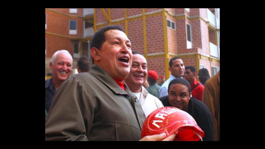 Chávez pide un baño comunista para economizar agua