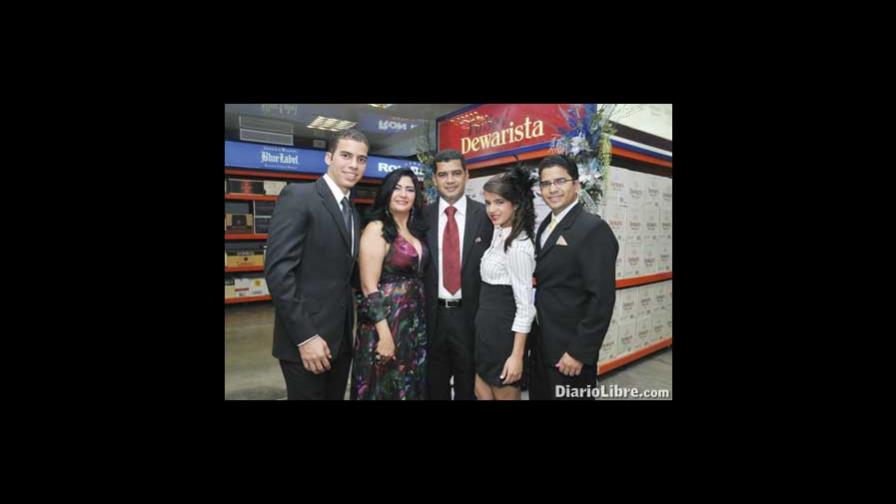 Grupo Adames celebra apertura de Ron Depot